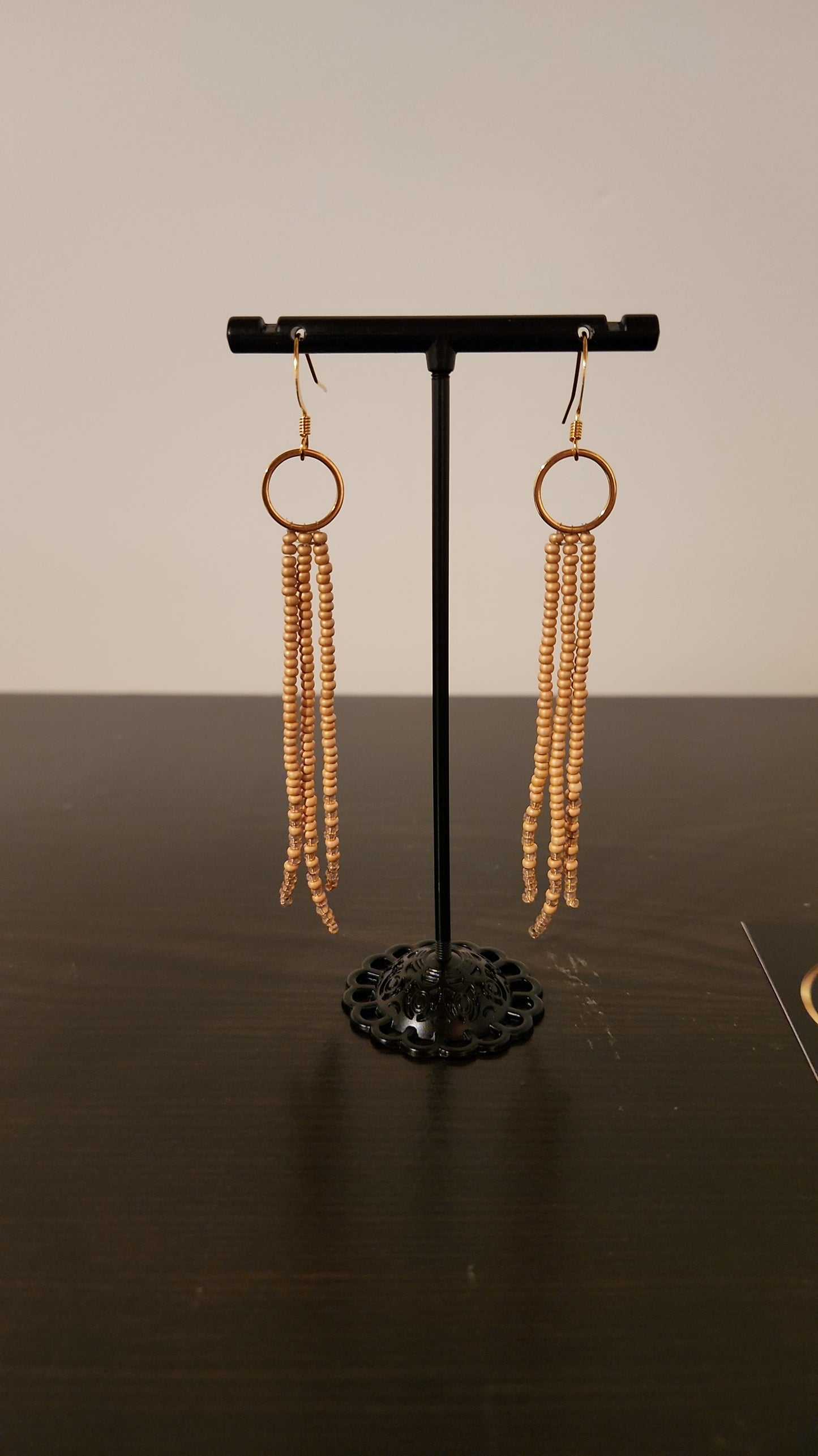 Boucles d'oreilles longues élégantes fabriquées à la main – Design à trois brins sur anneau